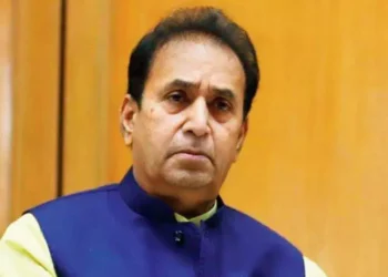 महाविकास आघाडीचं सरकार आल्यावर अधिकाऱ्यांची खैर नाही? प्रत्येक जिल्ह्यातील अधिकाऱ्यांच्या याद्या… अनिल देशमुख यांचा दावा काय?