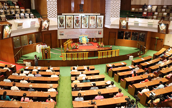 8 आमदारांचे राजीनामे मंजूर, विधानसभेत अध्यक्षांनी केली घोषणा, ‘ते’आमदार कोण?