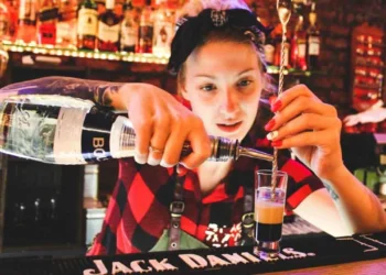 मुंबई, पुण्यात बारमध्ये दारु पिण्यासाठी आता हा पुरावा लागणार