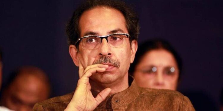 पत्रकार परिषद घेणे भोवले, उद्धव ठाकरे यांच्यावर कारवाई करण्याचे केंद्रीय निवडणूक आयोगाचे निर्देश