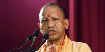भाजपमध्ये योगी आदित्यनाथ हटाओ मोहीम?