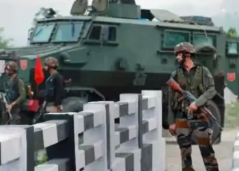 Terrorist attack in Jammu and Kashmir : जम्मू-काश्मीरमध्ये लष्कराच्या तळावर दहशतवादी हल्ला; दोन चकमकीत 6 दहशतवादी ठार, 2 जवान शहीद