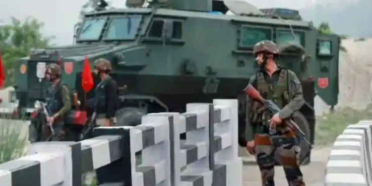 Terrorist attack in Jammu and Kashmir : जम्मू-काश्मीरमध्ये लष्कराच्या तळावर दहशतवादी हल्ला; दोन चकमकीत 6 दहशतवादी ठार, 2 जवान शहीद