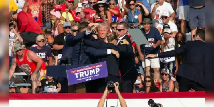 Donald Trump Attacked VIDEO : डोनाल्ड ट्रम्प यांच्यावर भरसभेत गोळीबार, दोघांचा मृत्यू