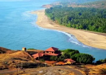 कोकणात होणार देशातील पहिलं सागरी विद्यापीठ, मुख्यमंत्र्यांनी दिली गुडन्यूज