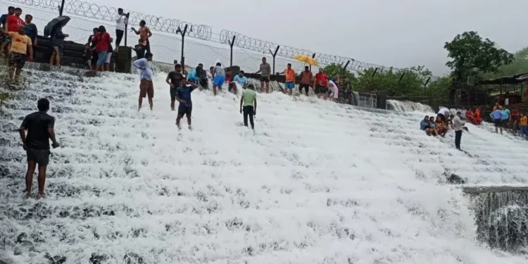 पावसाळी पर्यटनाला जाण्यापूर्वी सावधान, या धबधबे, धरण आणि नदी किनाऱ्यावर बंदी, वाचा संपूर्ण यादी