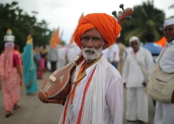 पायी वारी करणाऱ्यांना मिळणार पेन्शन, राज्य सरकारकडून ‘वारकरी महामंडळ’ची स्थापना