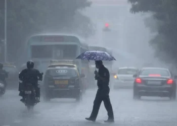 महाराष्ट्रासह काही राज्यांना ऑरेंज अलर्ट, मुसळधार पावसाचा हवामान विभागाचा अंदाज