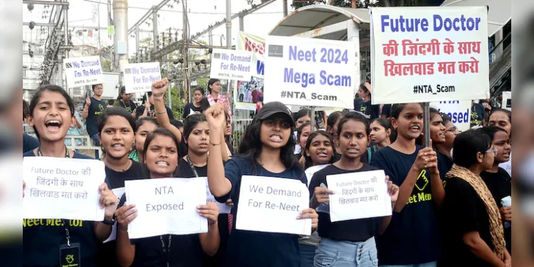 NEET Paper Leak : नीट वादाची सुनावणी पुढे ढकलली, आता 18 जुलै रोजी होणार फैसला!